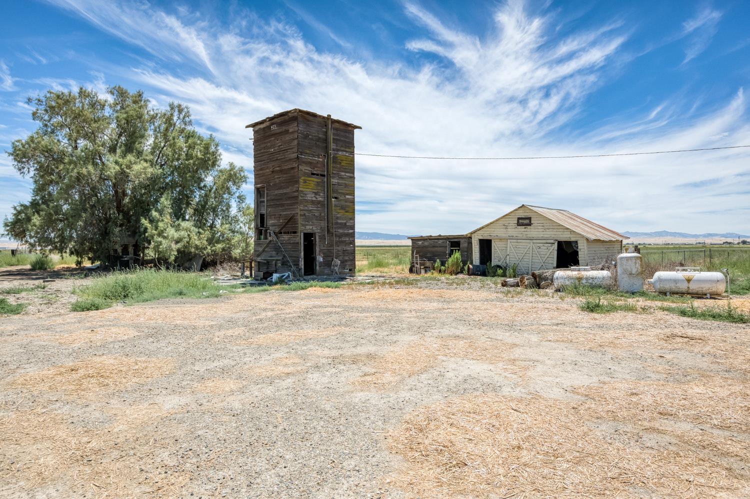 17131 Cotton Rd, Los Banos, CA 93635