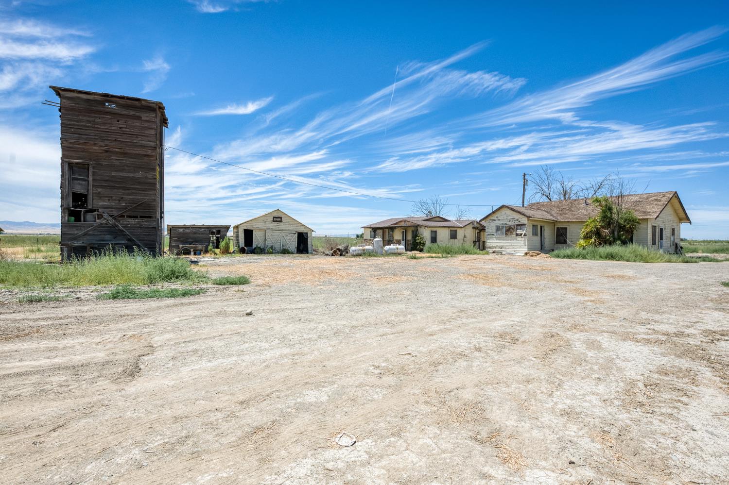 17131 Cotton Rd, Los Banos, CA 93635