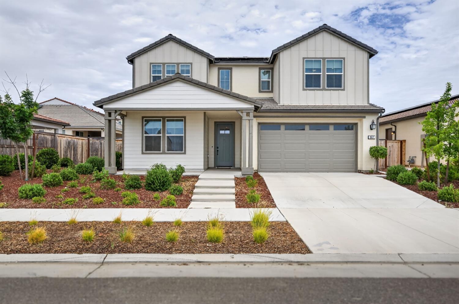 907 Orchard Hills Rd, Madera, CA 93636