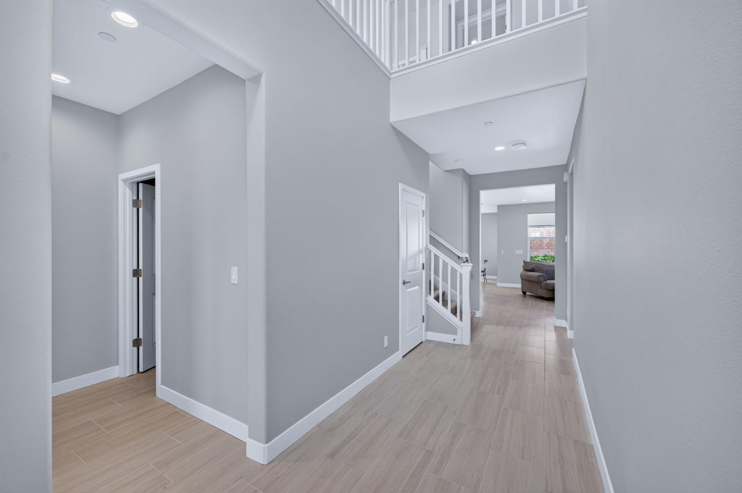 907 Orchard Hills Rd, Madera, CA 93636