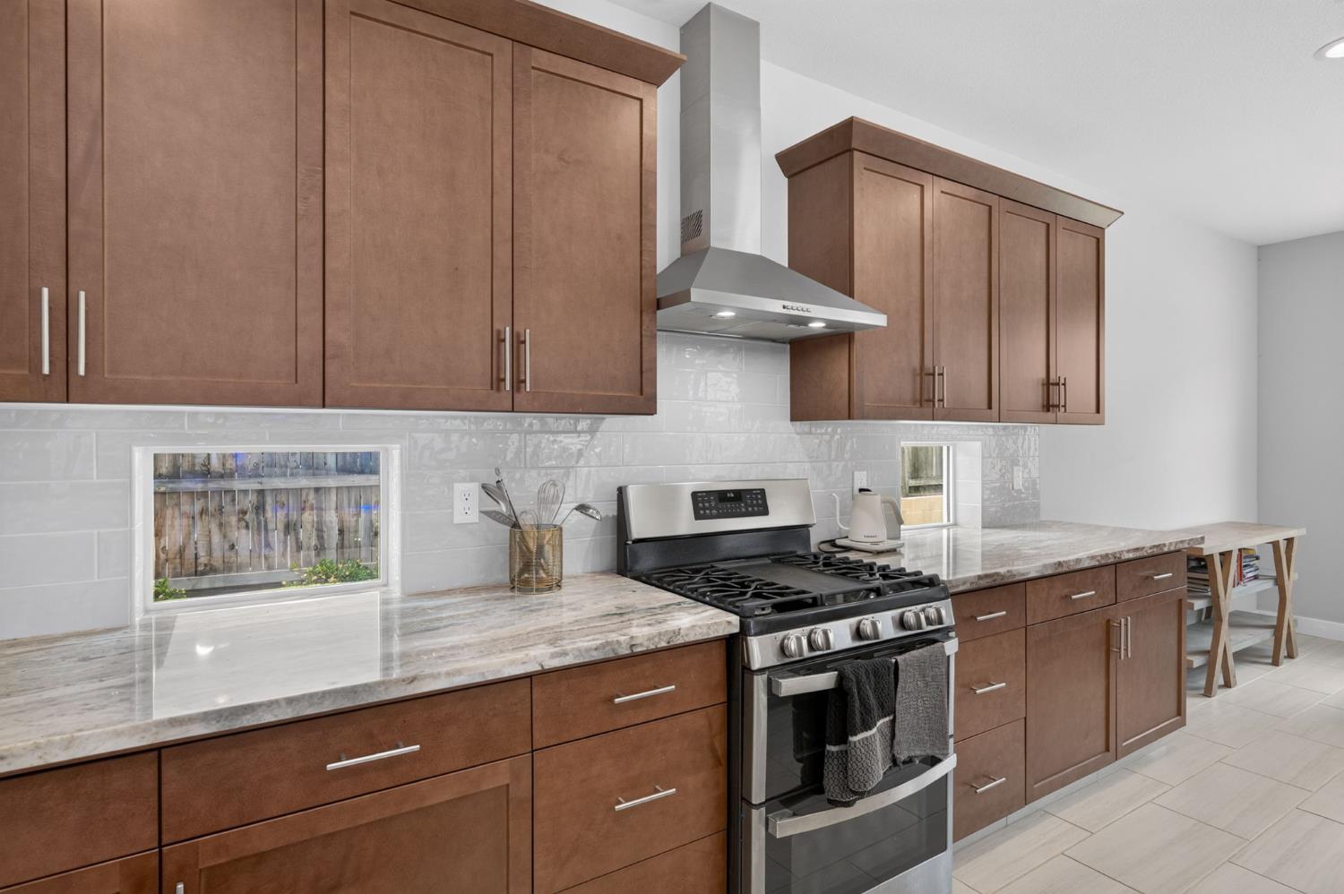 907 Orchard Hills Rd, Madera, CA 93636