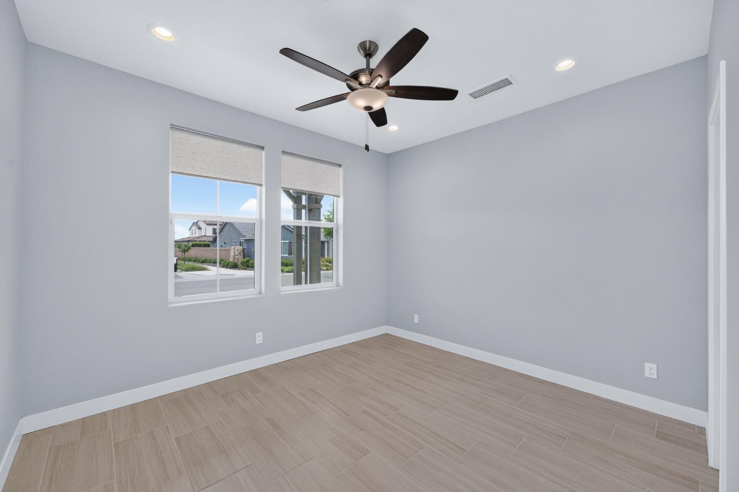 907 Orchard Hills Rd, Madera, CA 93636