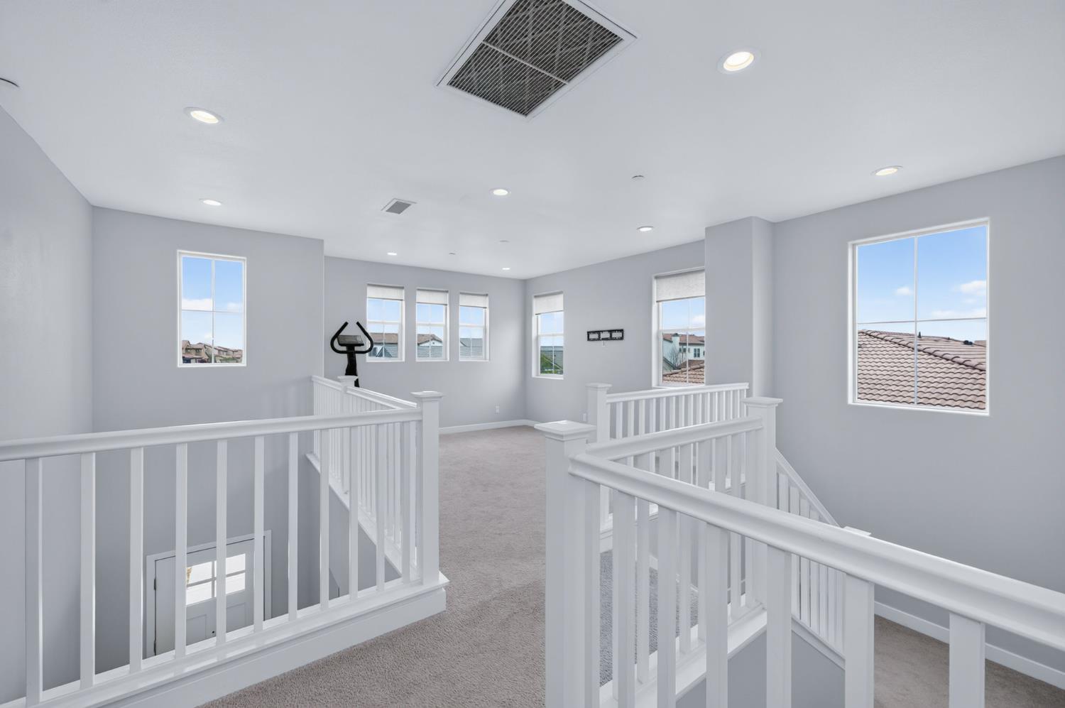 907 Orchard Hills Rd, Madera, CA 93636
