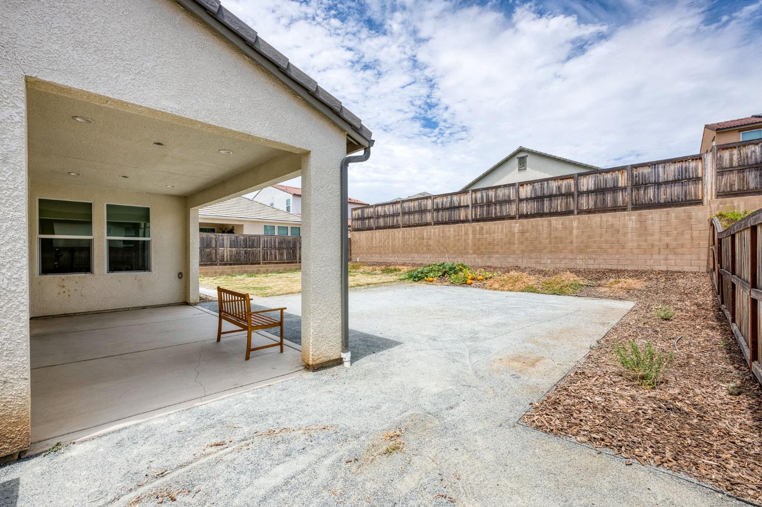 907 Orchard Hills Rd, Madera, CA 93636