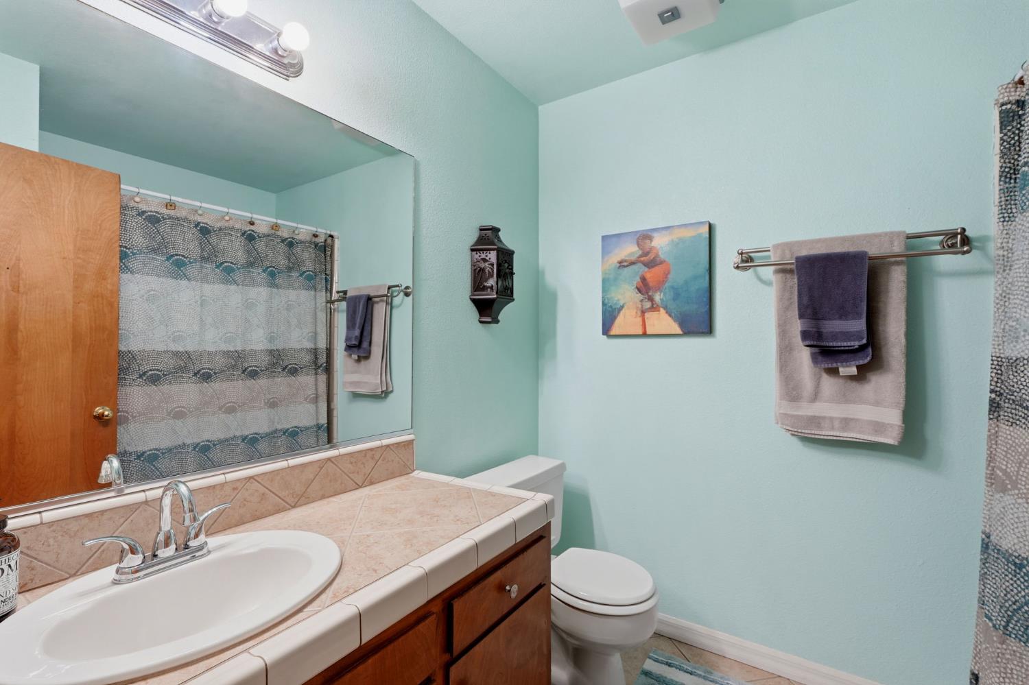 896 N Mahaleb St, Tulare, CA 93274