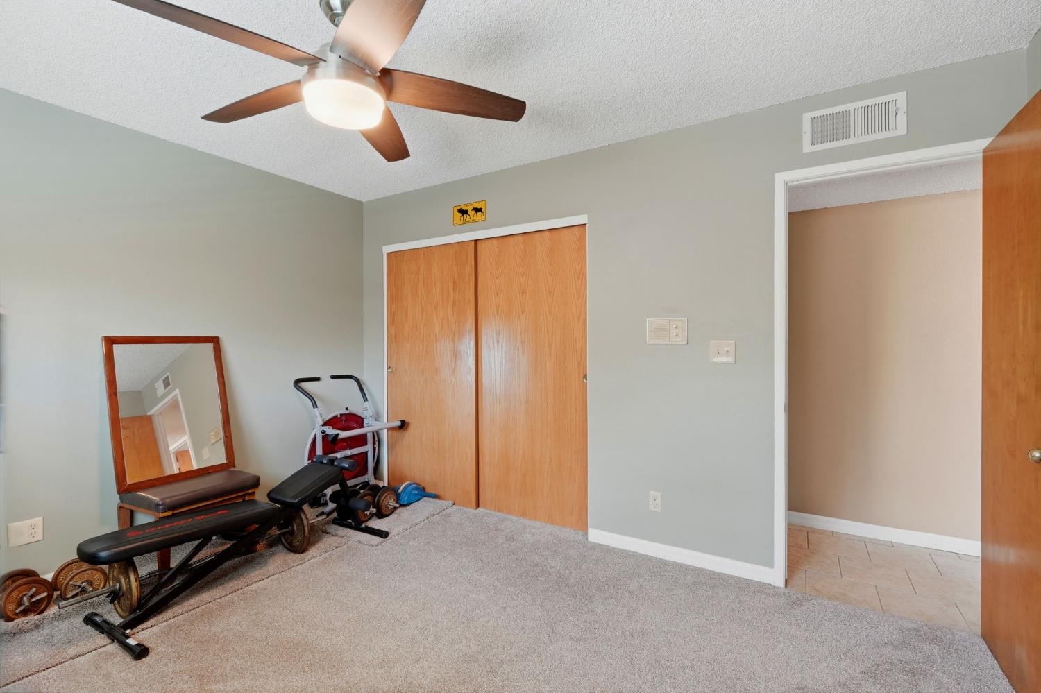 896 N Mahaleb St, Tulare, CA 93274