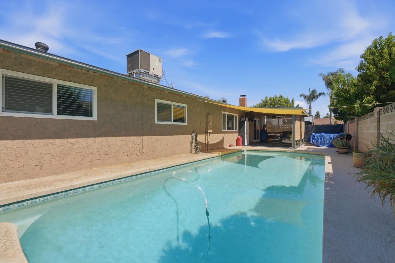 896 N Mahaleb St, Tulare, CA 93274
