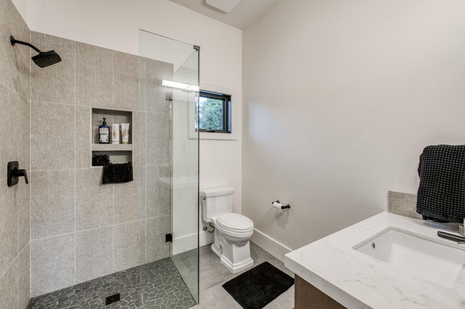 4794 N Van Ness Blvd, Fresno, CA 93704