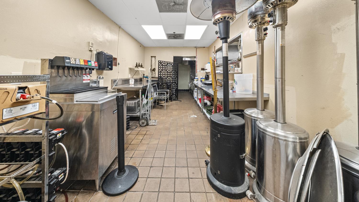 5665 N Blackstone Ave, Fresno, CA 93710
