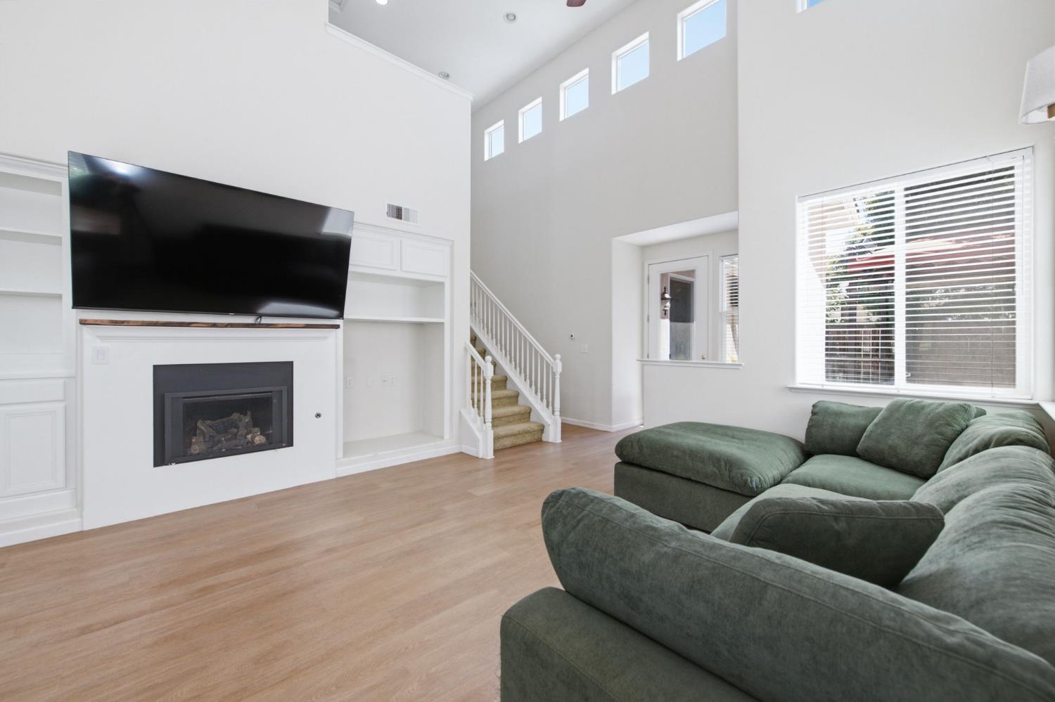 26 W Siena Ln, Clovis, CA 93619