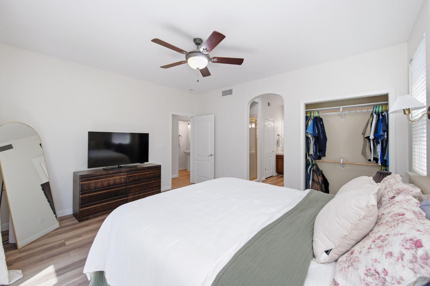 26 W Siena Ln, Clovis, CA 93619