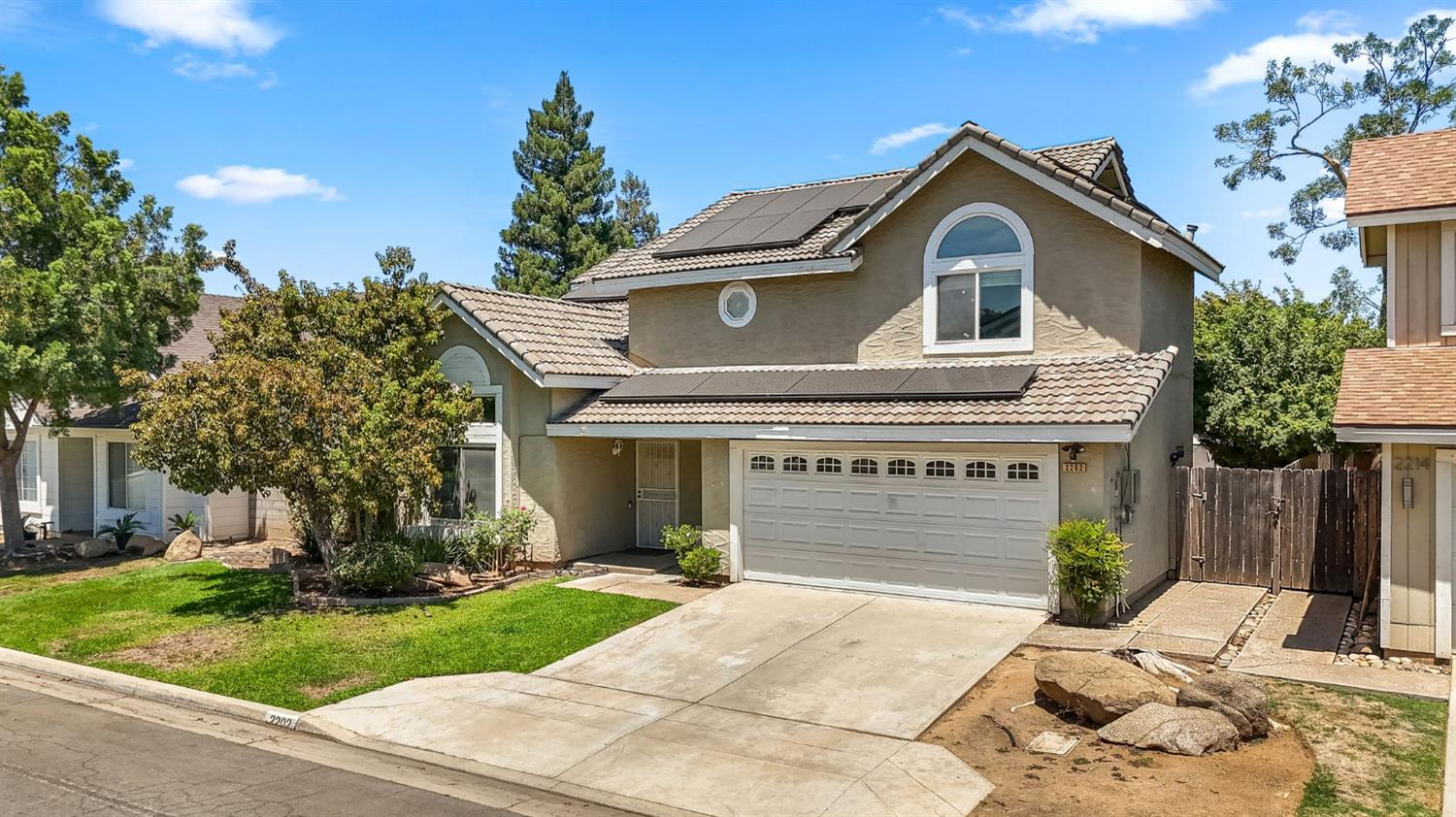 2202 E Chennault Ave, Fresno, CA 93720