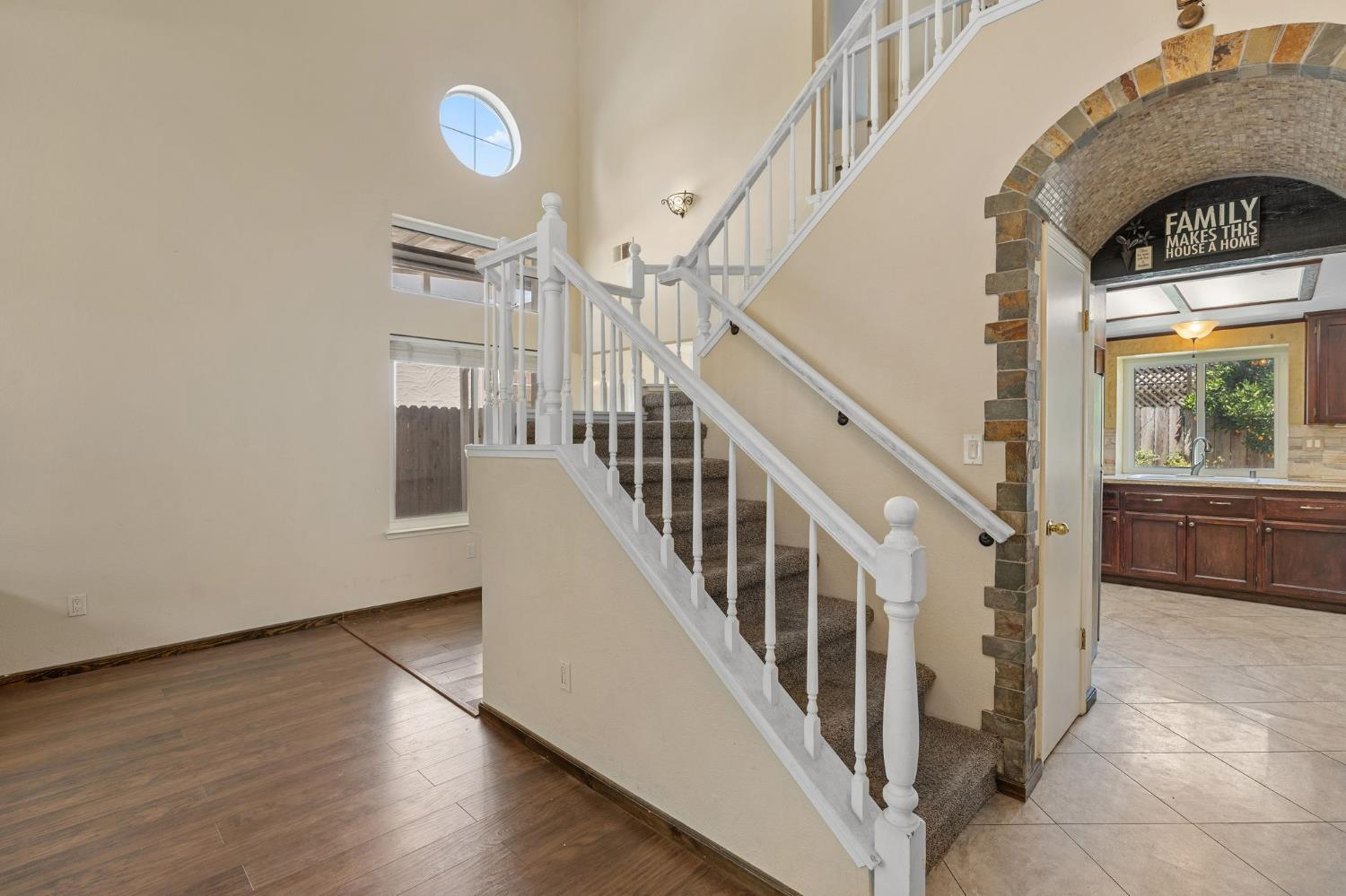 2202 E Chennault Ave, Fresno, CA 93720