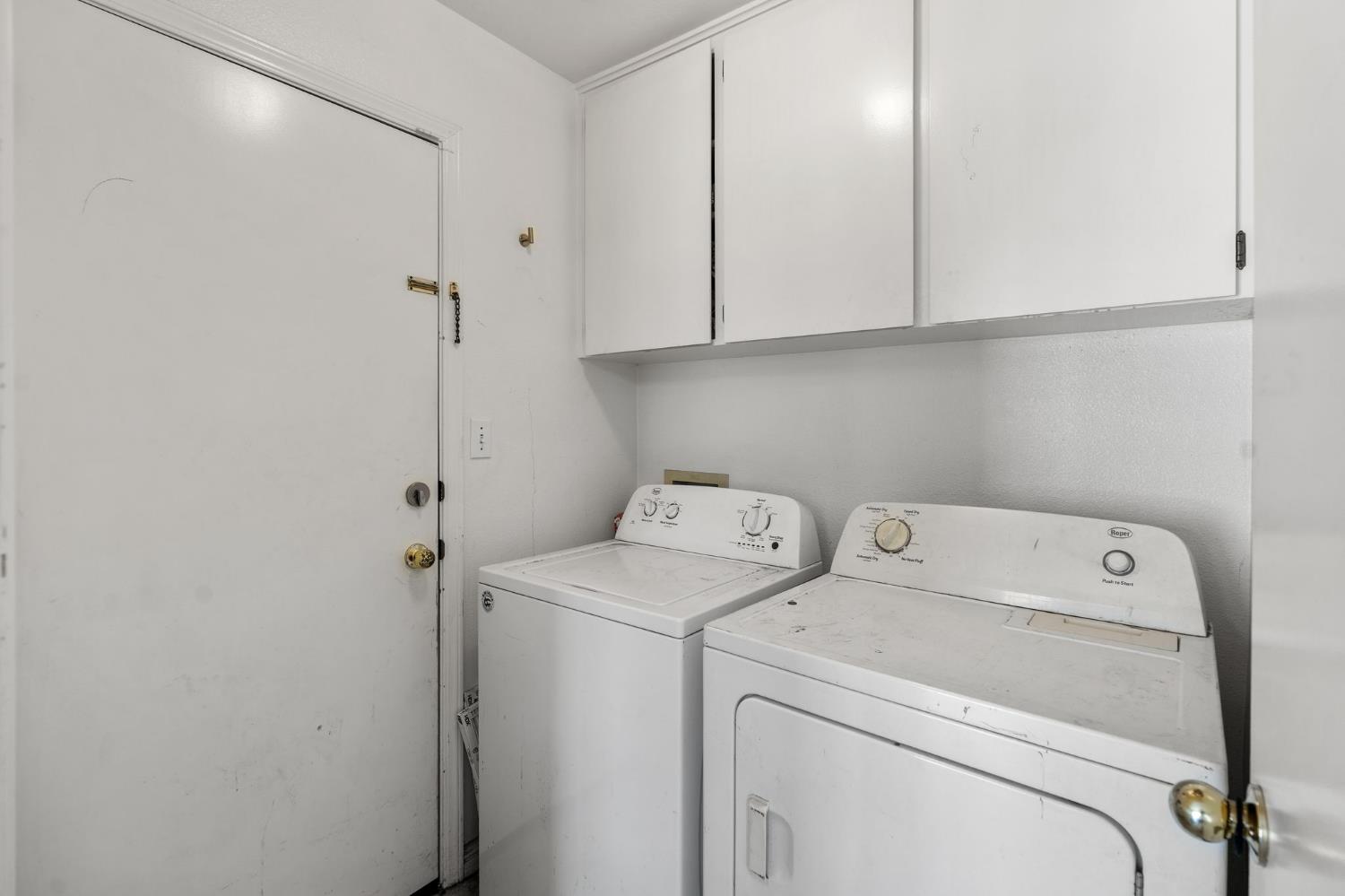 2202 E Chennault Ave, Fresno, CA 93720
