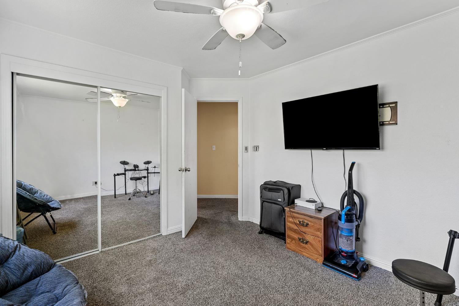 2202 E Chennault Ave, Fresno, CA 93720