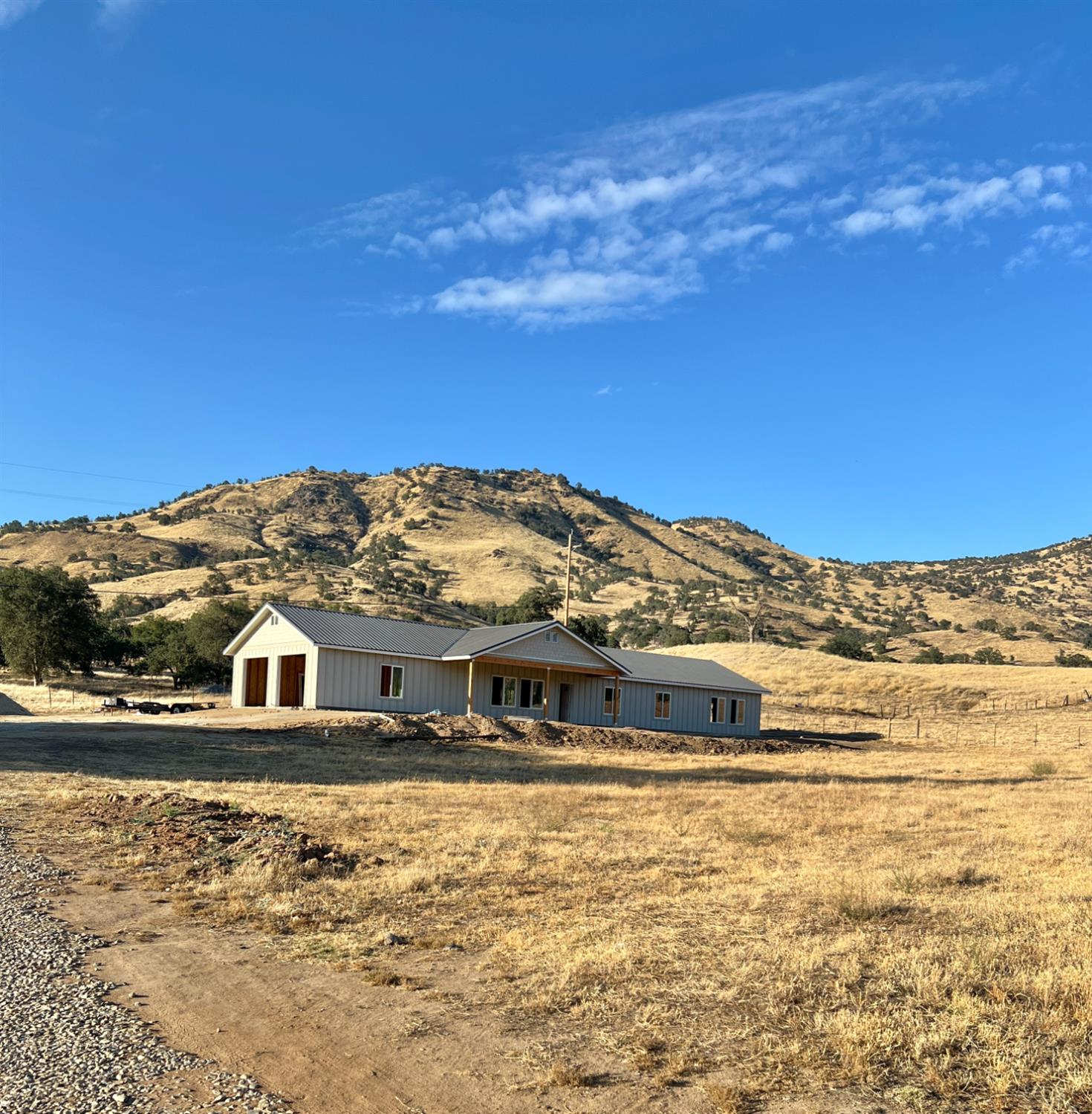 8058 Monreal Dr, Sanger, CA 93657