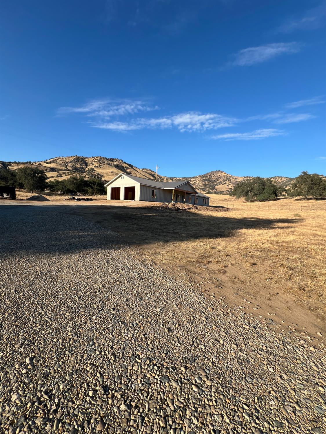 8058 Monreal Dr, Sanger, CA 93657