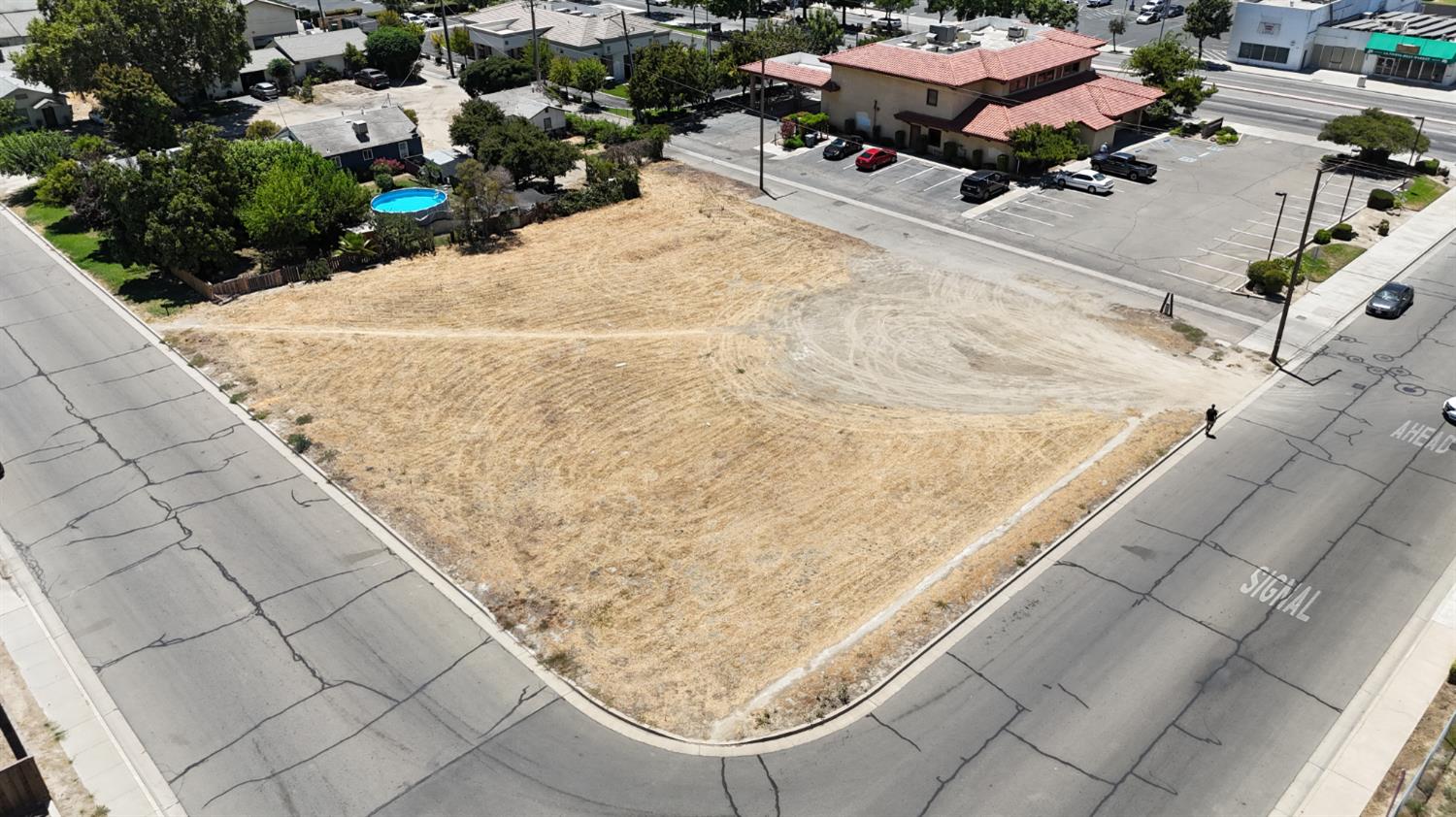 401 417 S 6th St, Kerman, CA 93630