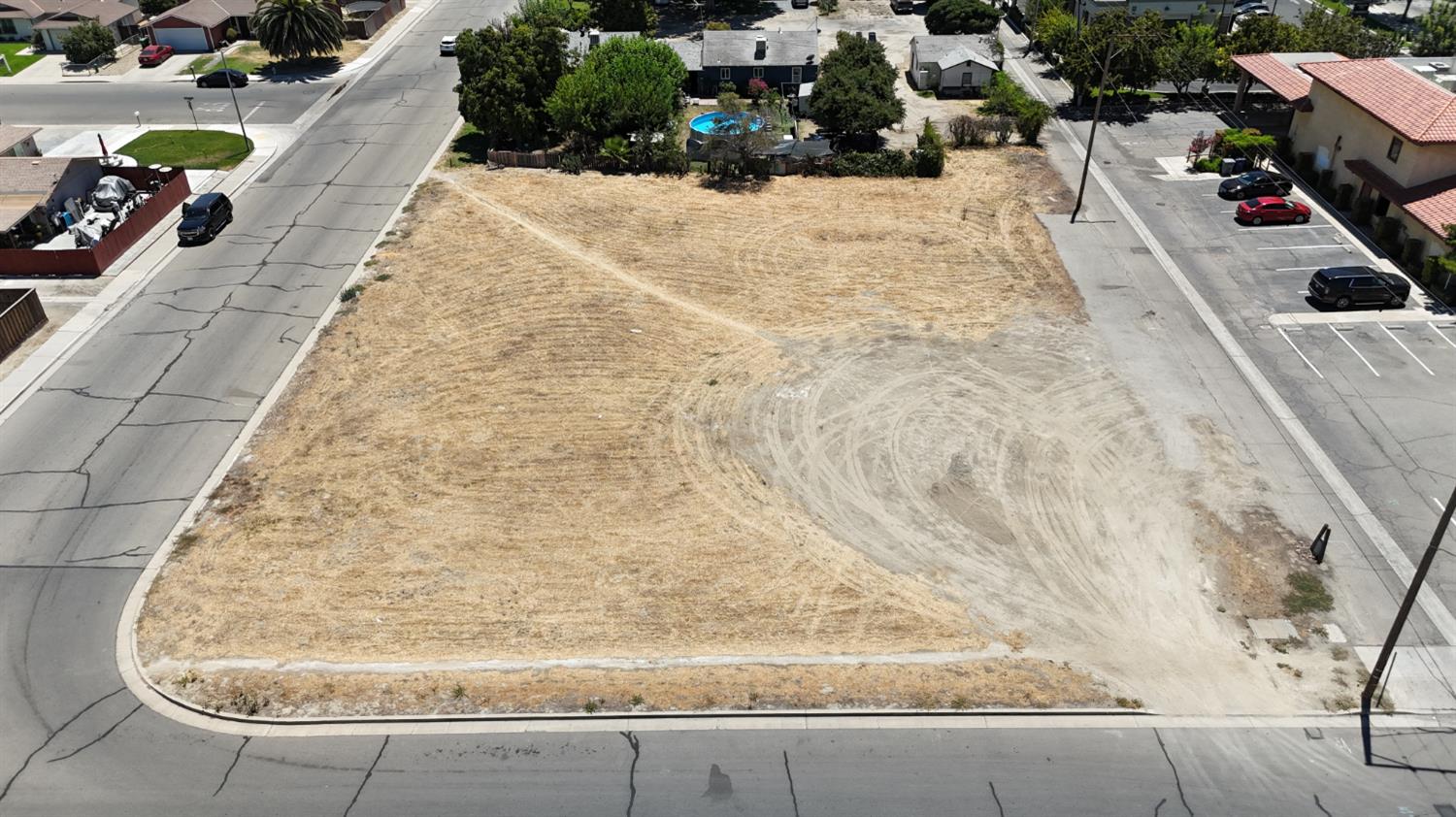 401 417 S 6th St, Kerman, CA 93630