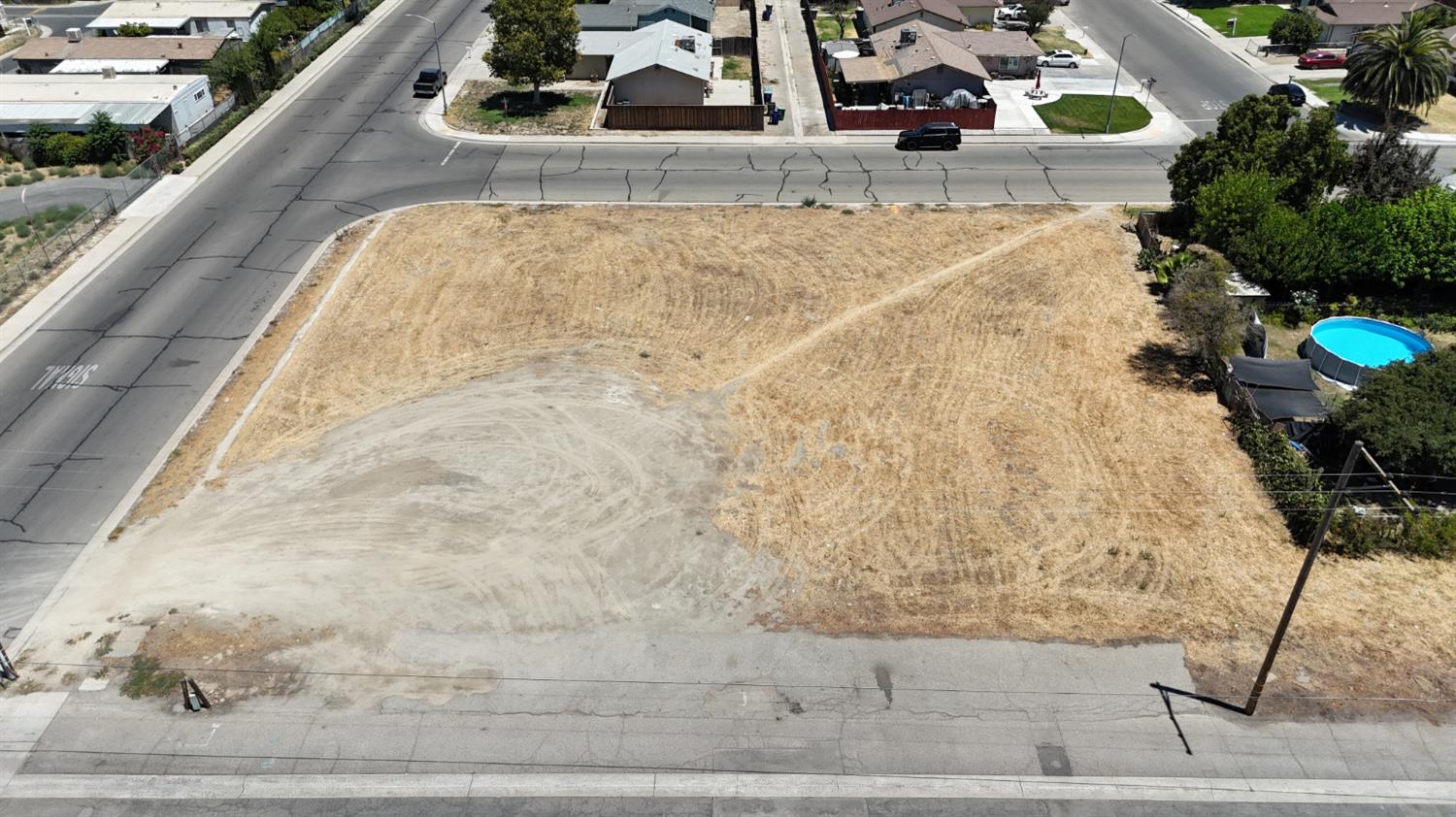 401 417 S 6th St, Kerman, CA 93630