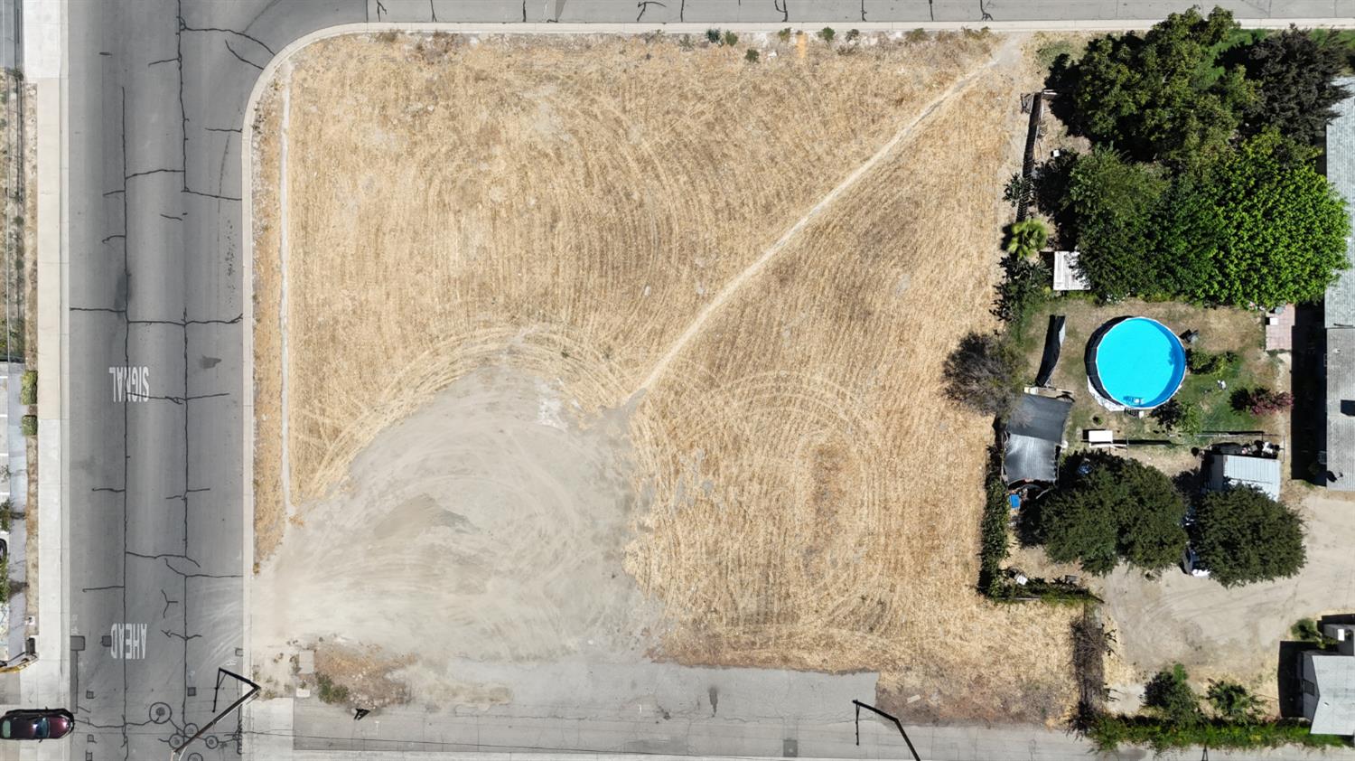 401 417 S 6th St, Kerman, CA 93630
