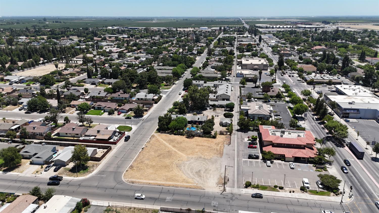 401 417 S 6th St, Kerman, CA 93630