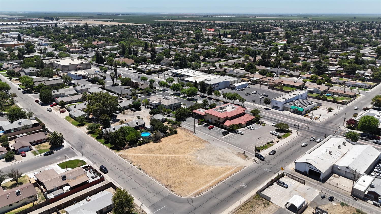 401 417 S 6th St, Kerman, CA 93630