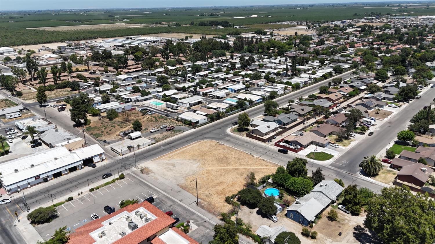 401 417 S 6th St, Kerman, CA 93630