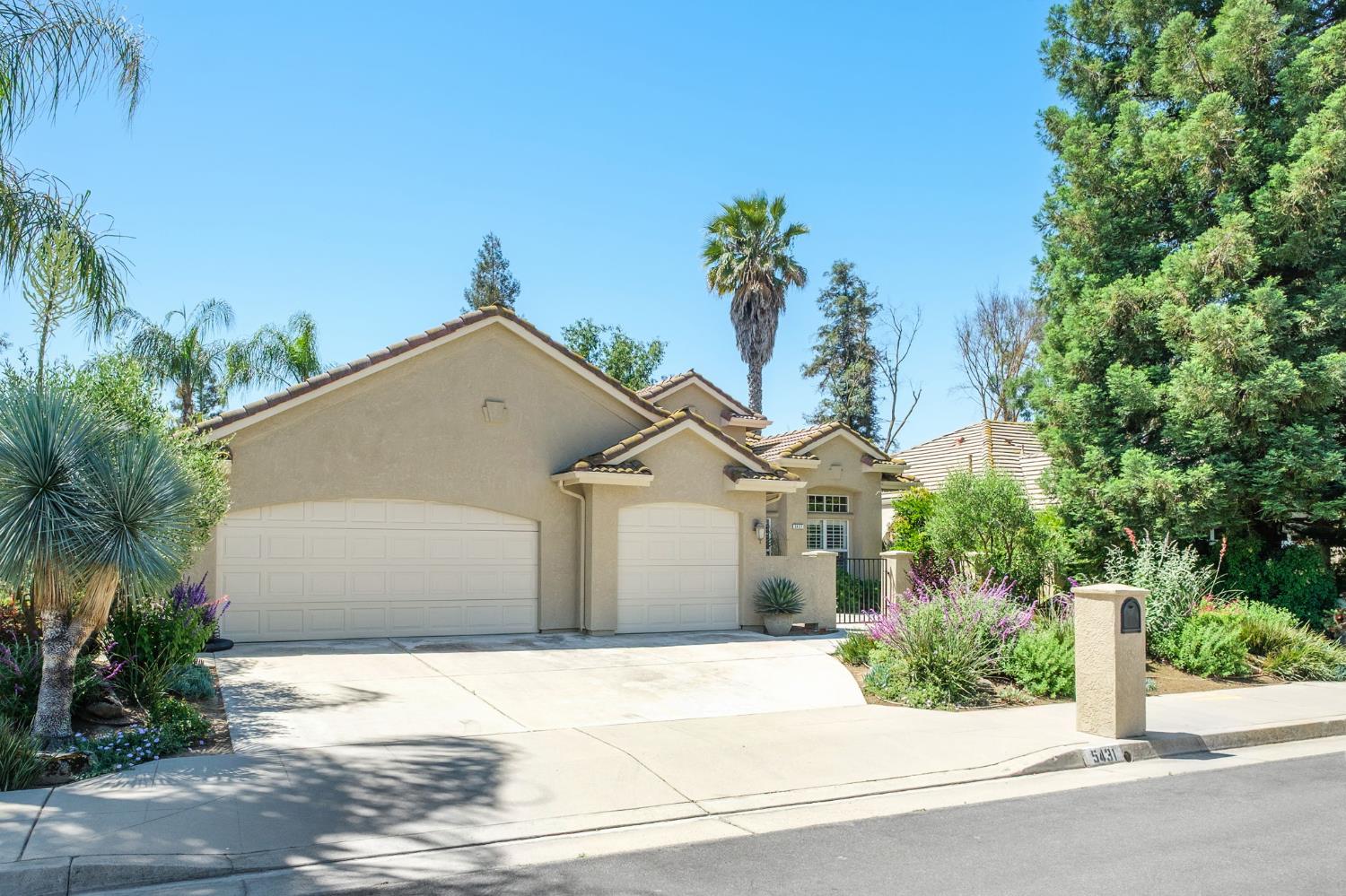 5431 W Bedford Ave, Fresno, CA 93722
