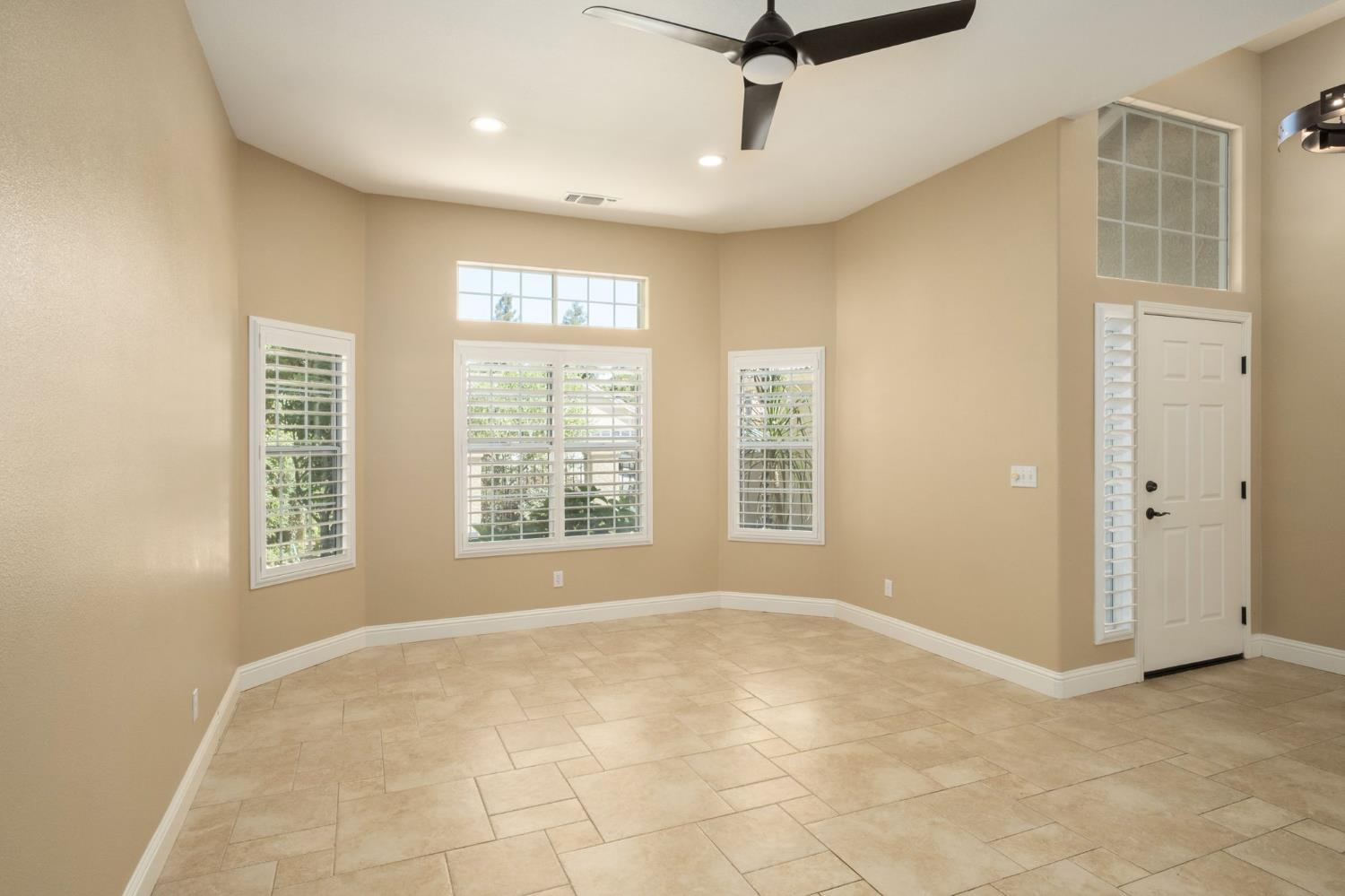 5431 W Bedford Ave, Fresno, CA 93722