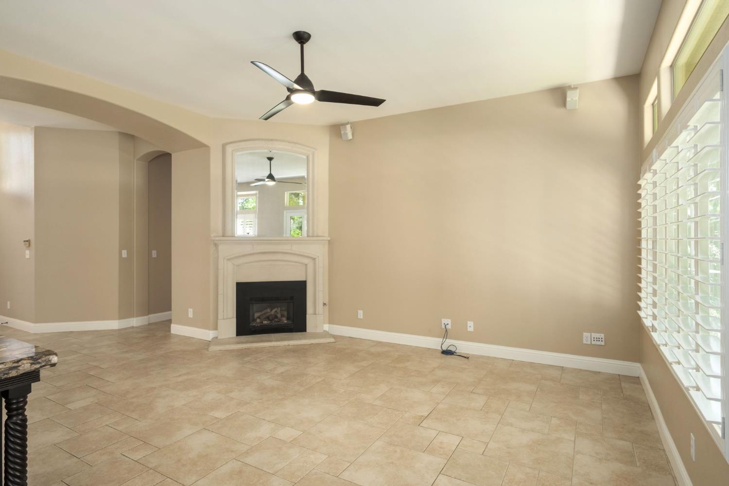 5431 W Bedford Ave, Fresno, CA 93722