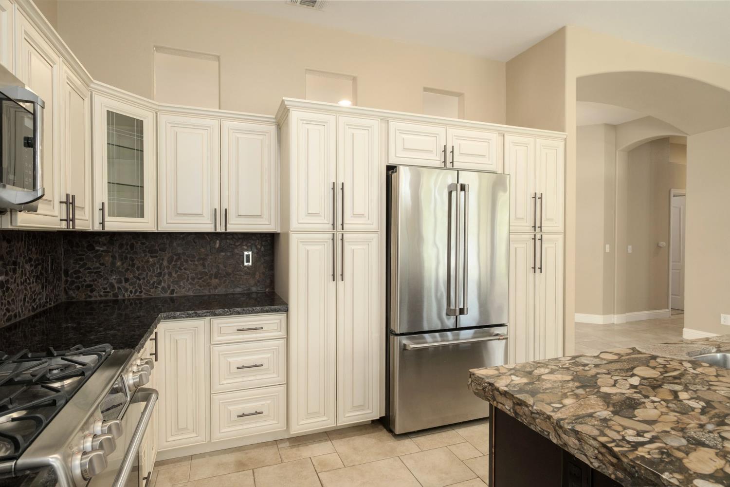 5431 W Bedford Ave, Fresno, CA 93722
