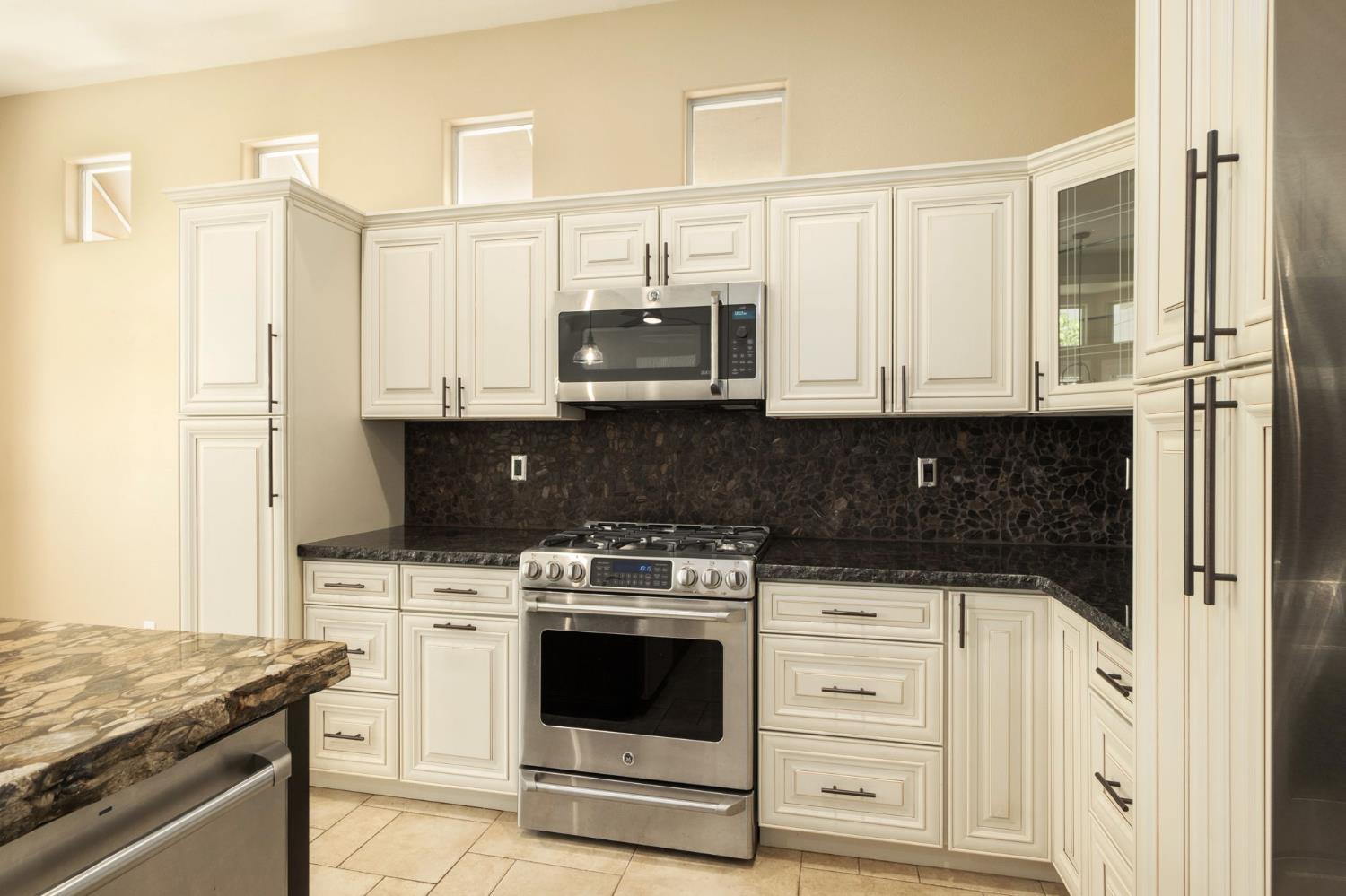 5431 W Bedford Ave, Fresno, CA 93722