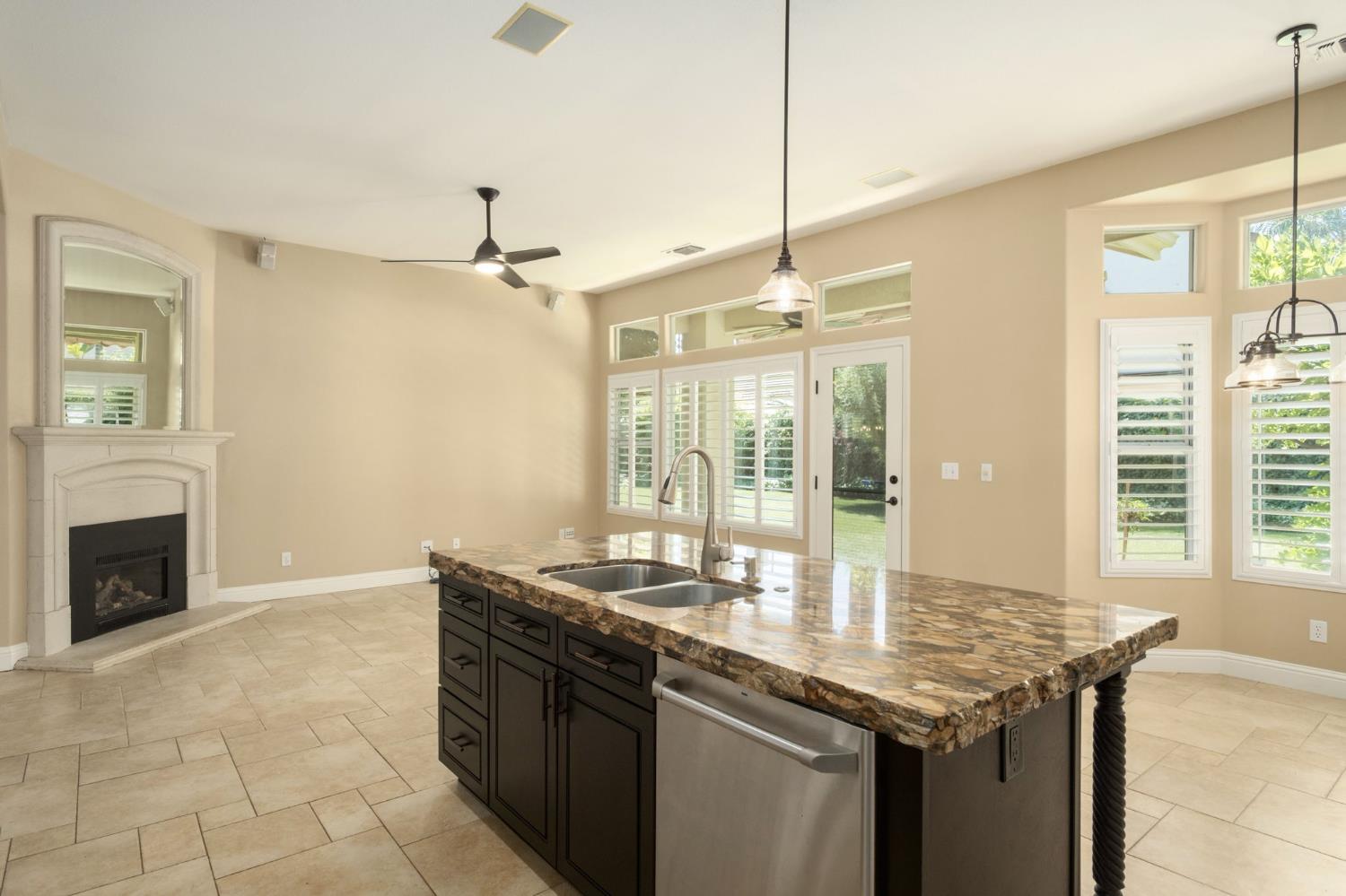 5431 W Bedford Ave, Fresno, CA 93722