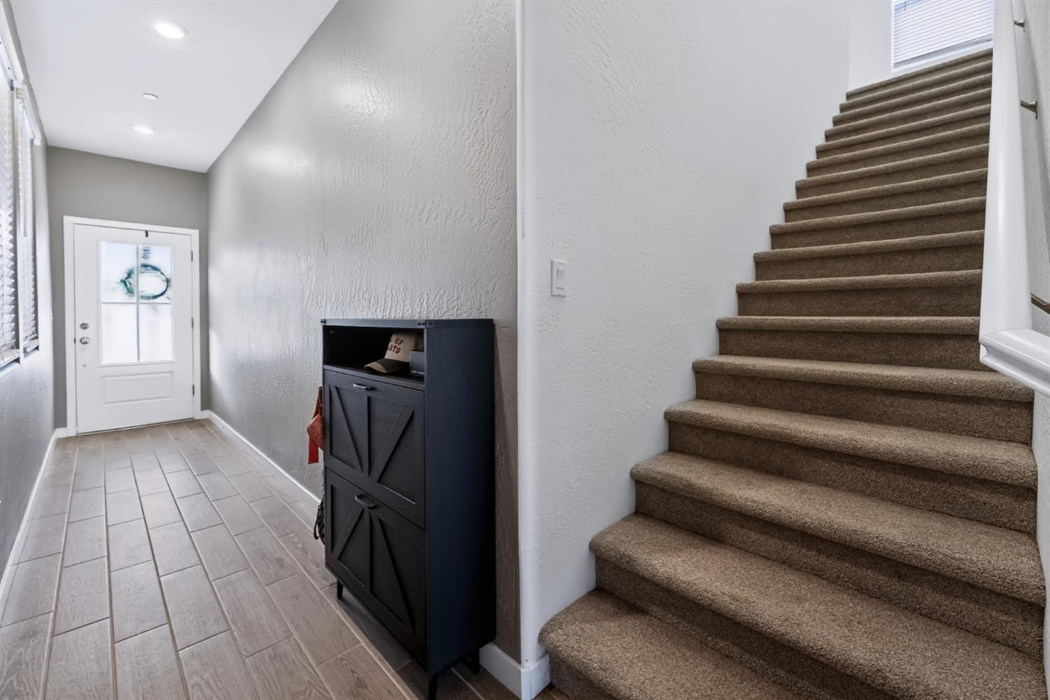 1164 granite Dr W, Madera, CA 93636