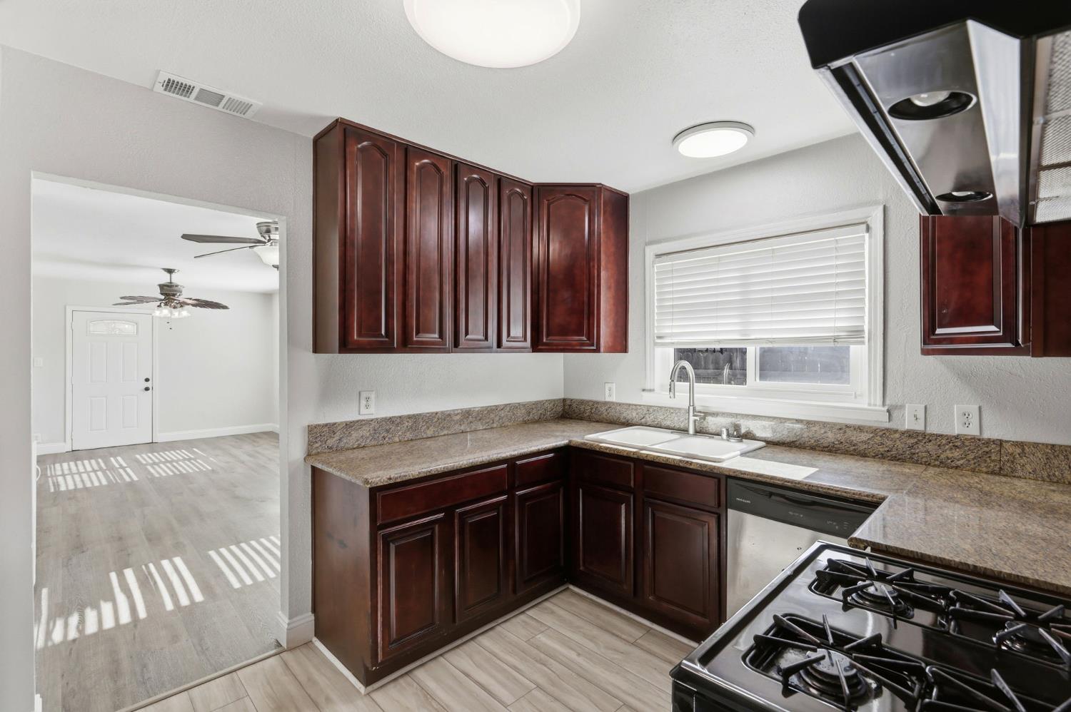 2940 Walnut Ave, Out Of Area, CA 95608