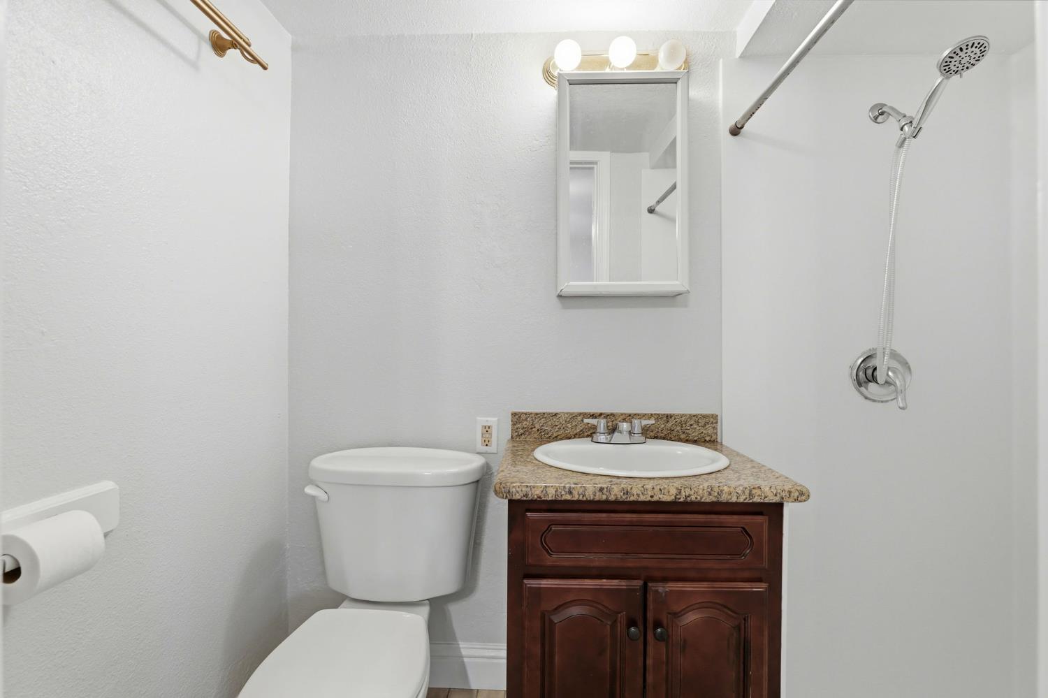 2940 Walnut Ave, Out Of Area, CA 95608