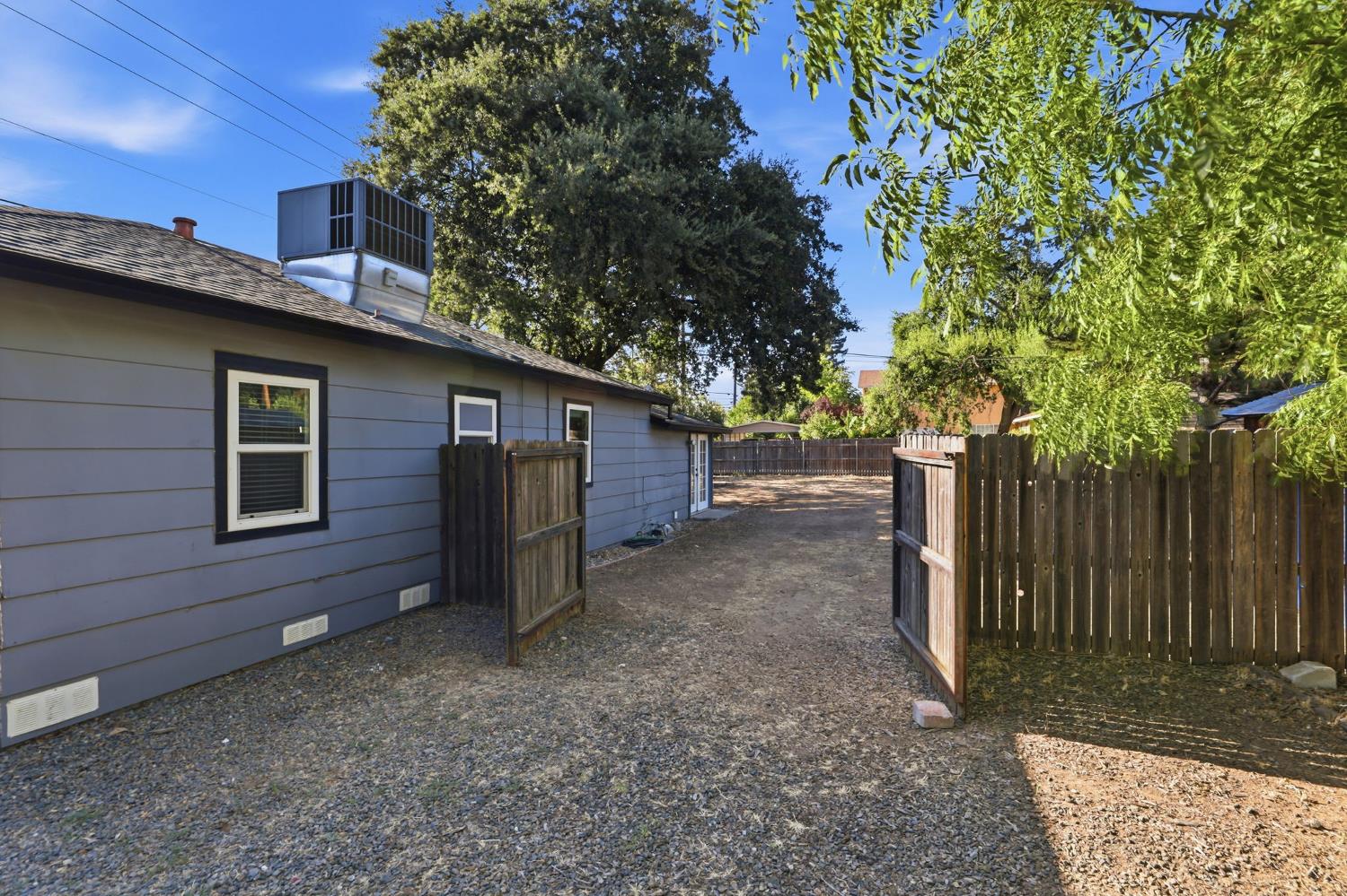 2940 Walnut Ave, Out Of Area, CA 95608