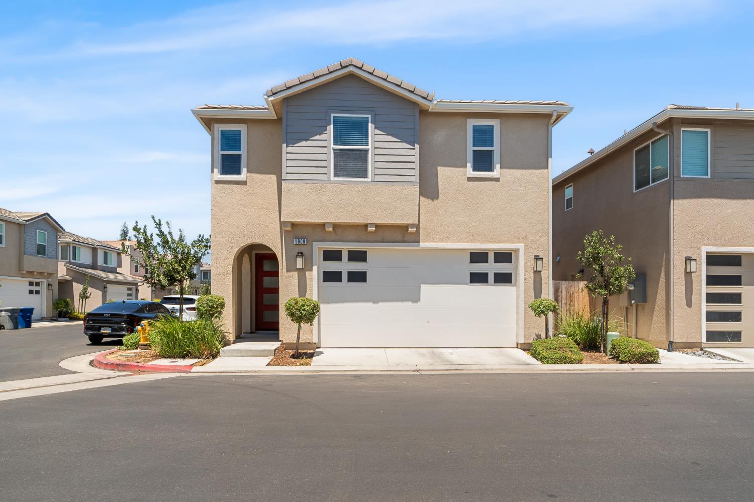 1909 Kelly Ln, Clovis, CA 93611