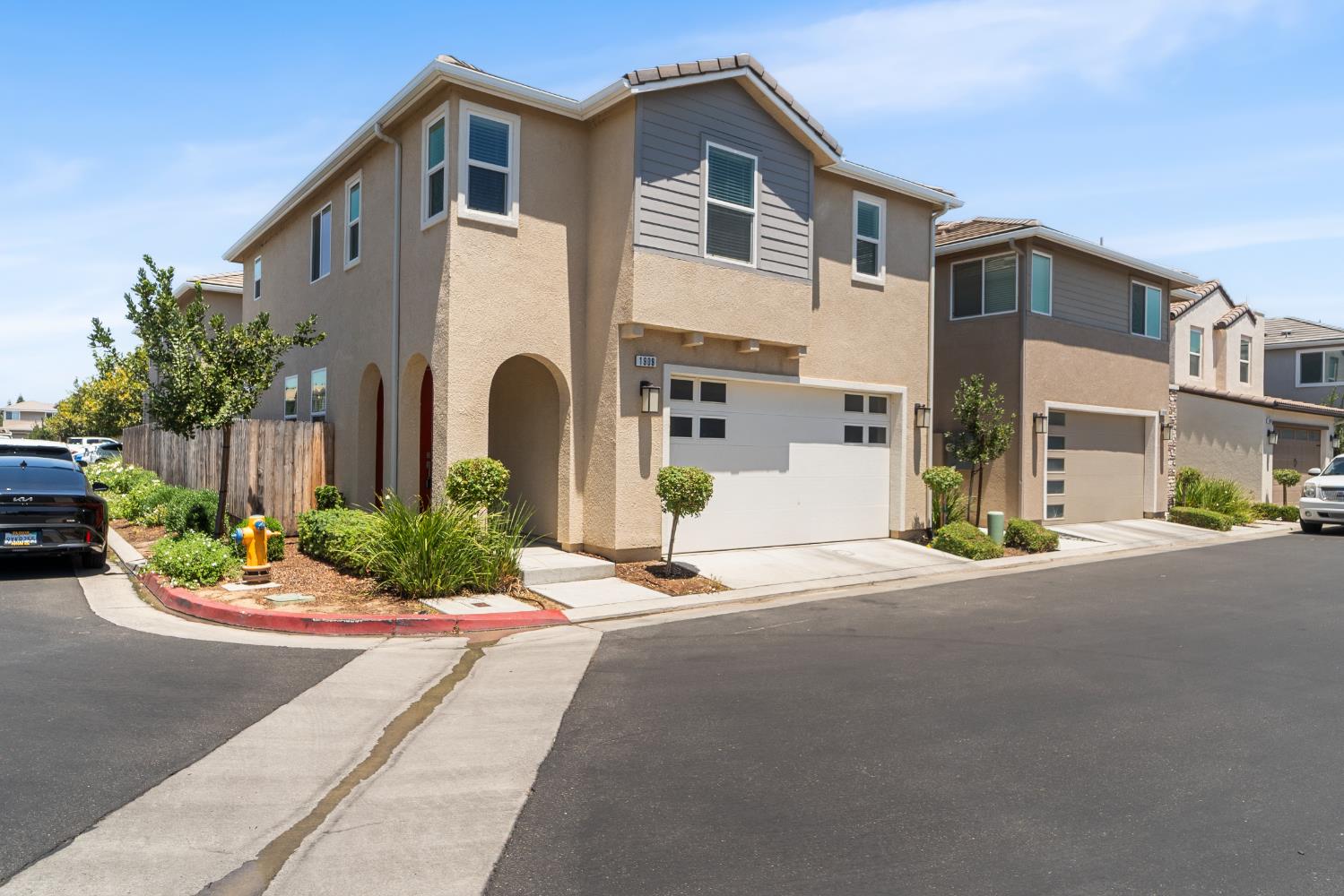 1909 Kelly Ln, Clovis, CA 93611