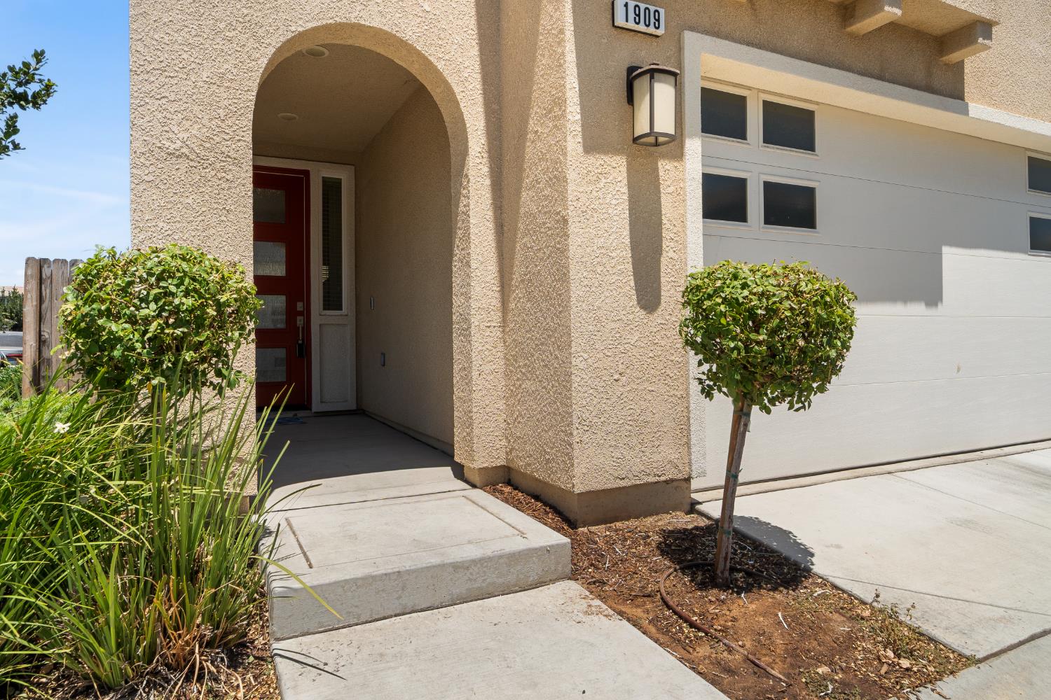 1909 Kelly Ln, Clovis, CA 93611