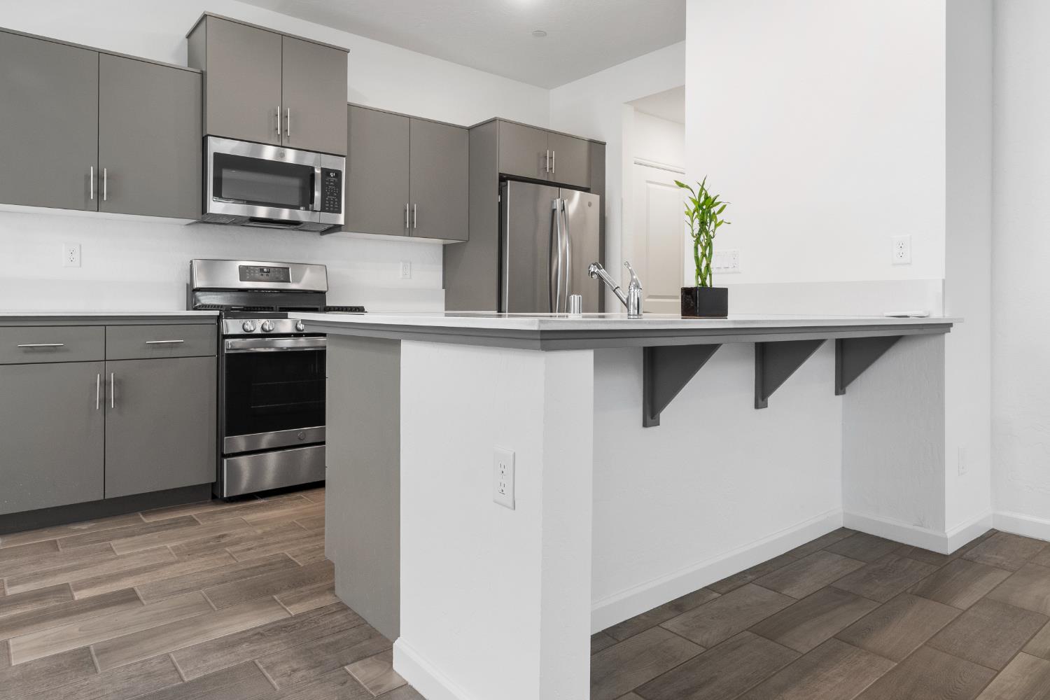 1909 Kelly Ln, Clovis, CA 93611