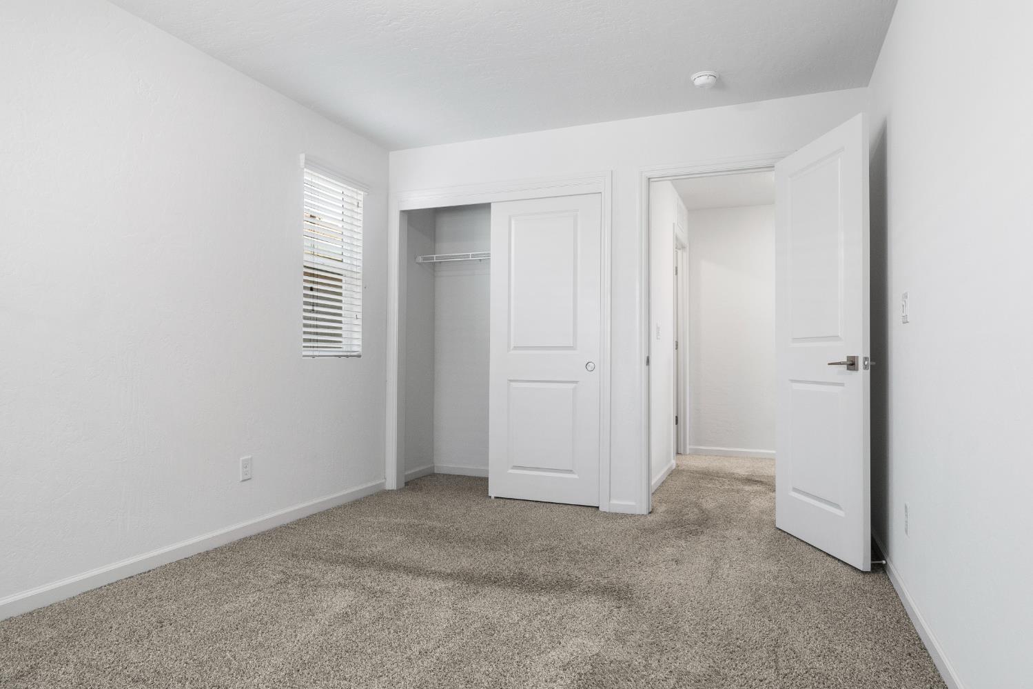 1909 Kelly Ln, Clovis, CA 93611