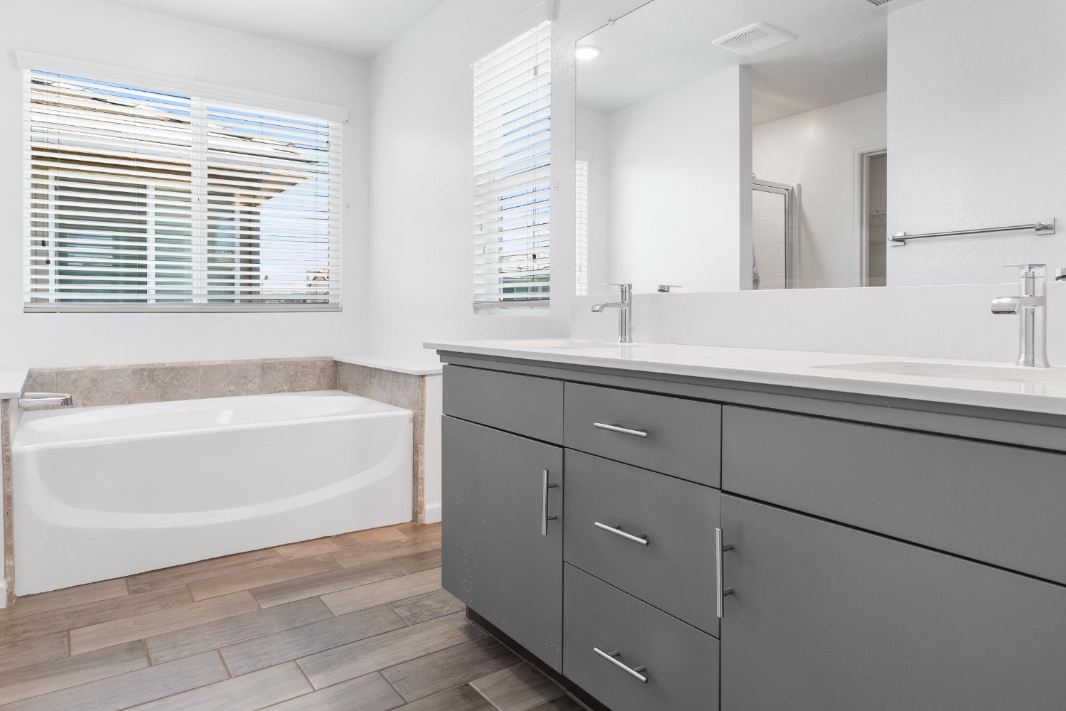 1909 Kelly Ln, Clovis, CA 93611