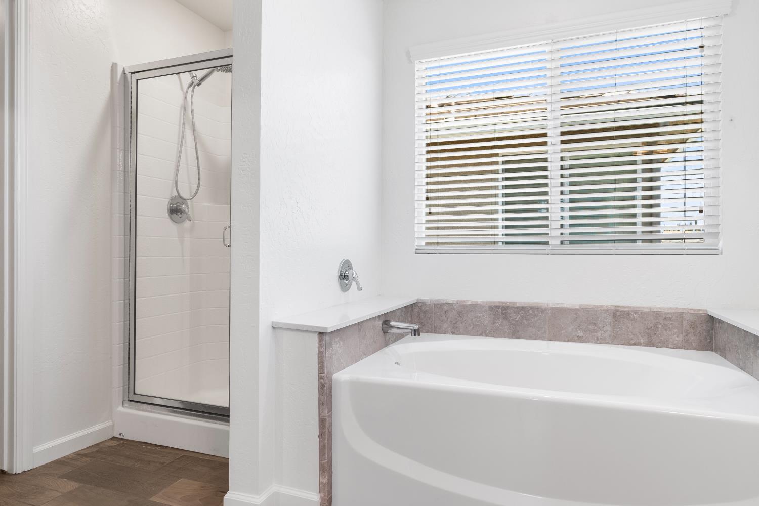 1909 Kelly Ln, Clovis, CA 93611