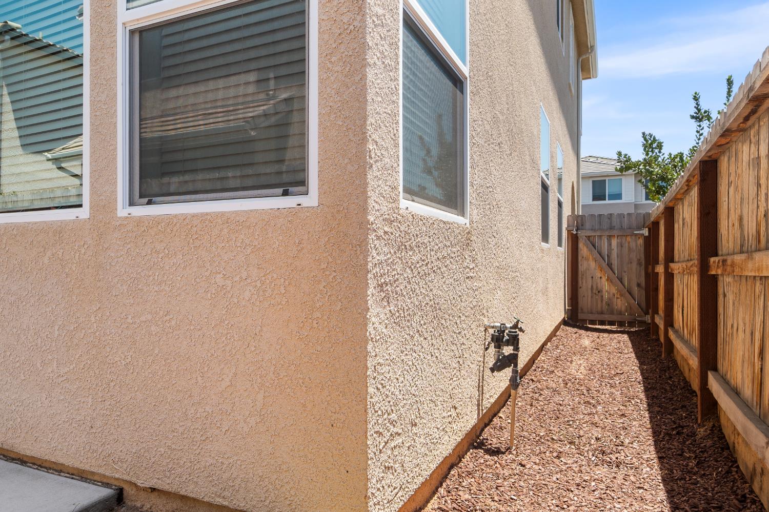 1909 Kelly Ln, Clovis, CA 93611