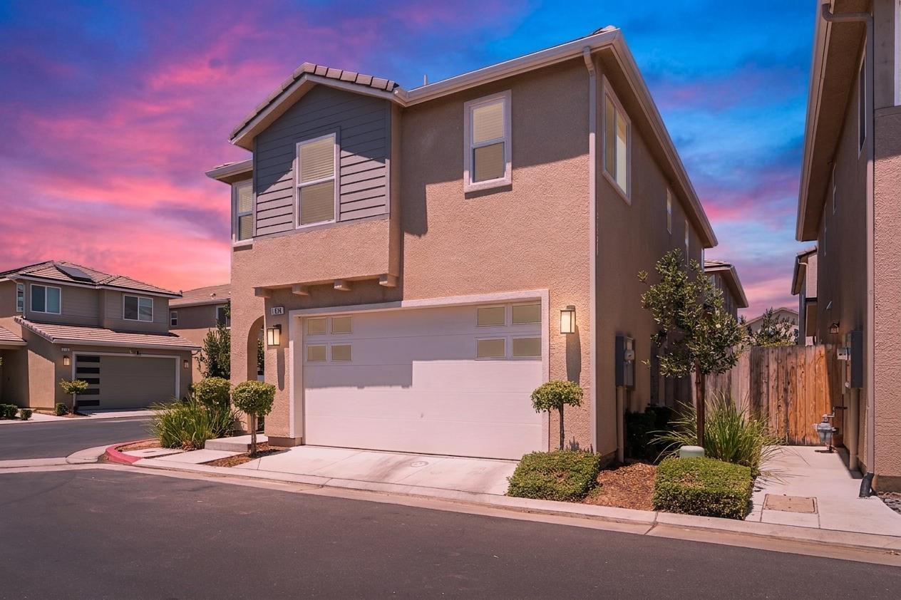 1909 Kelly Ln, Clovis, CA 93611