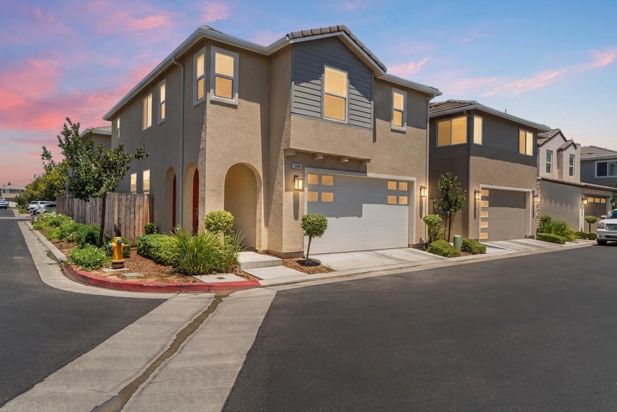 1909 Kelly Ln, Clovis, CA 93611