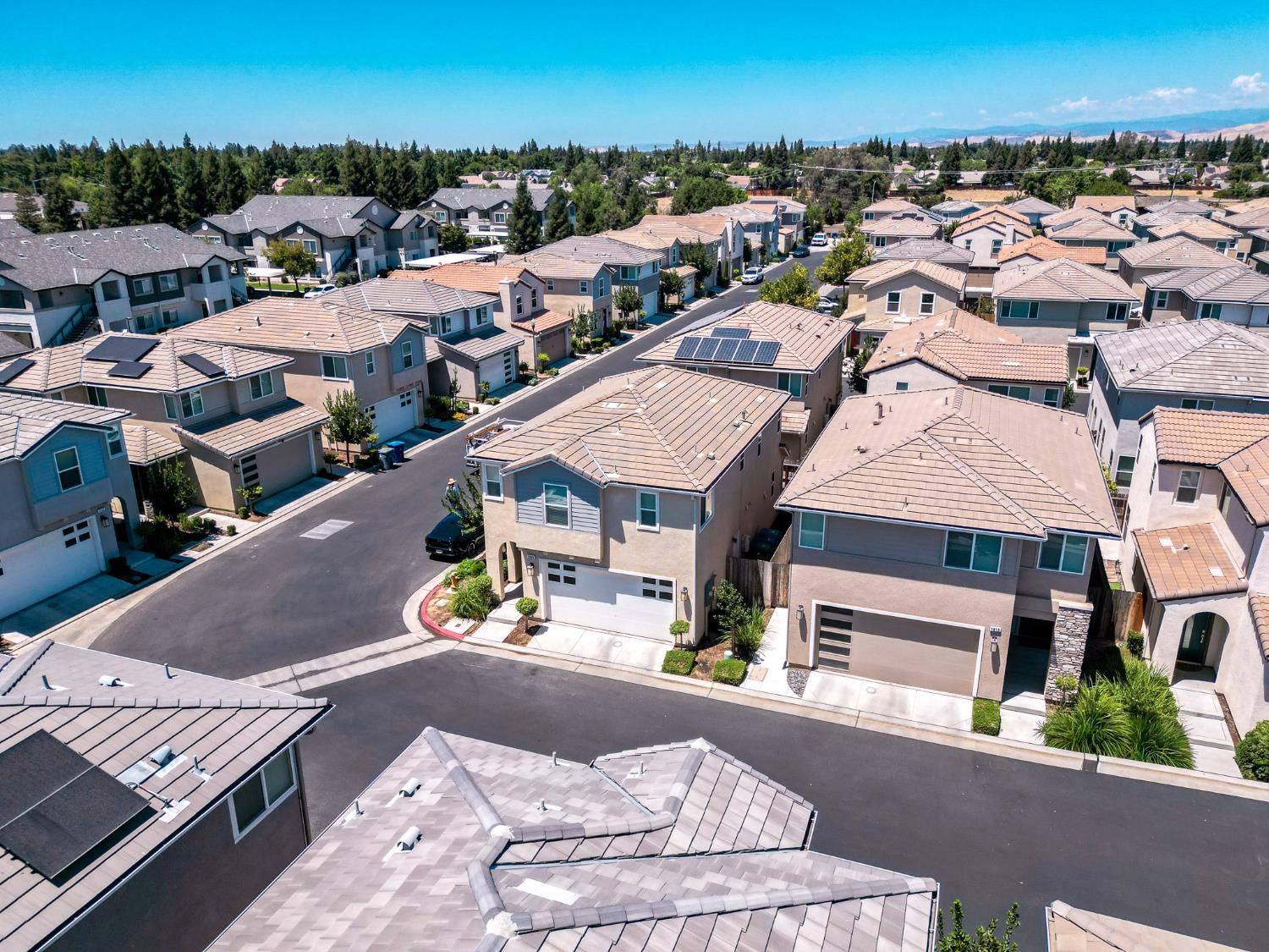 1909 Kelly Ln, Clovis, CA 93611