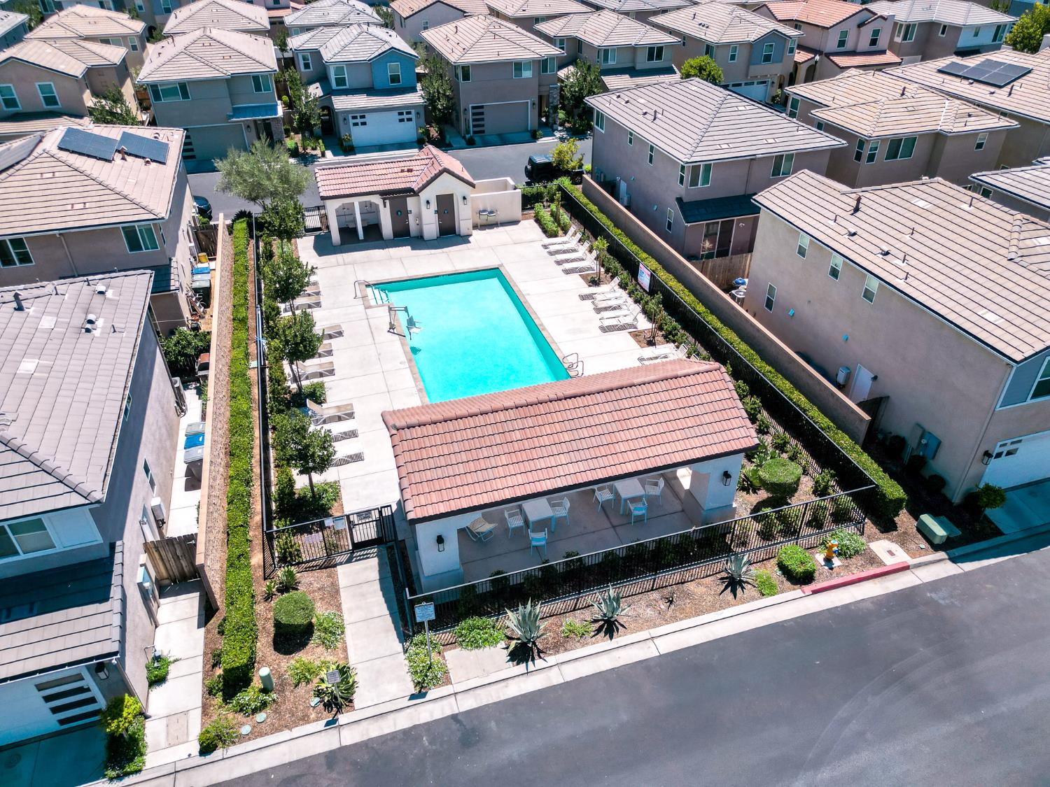 1909 Kelly Ln, Clovis, CA 93611